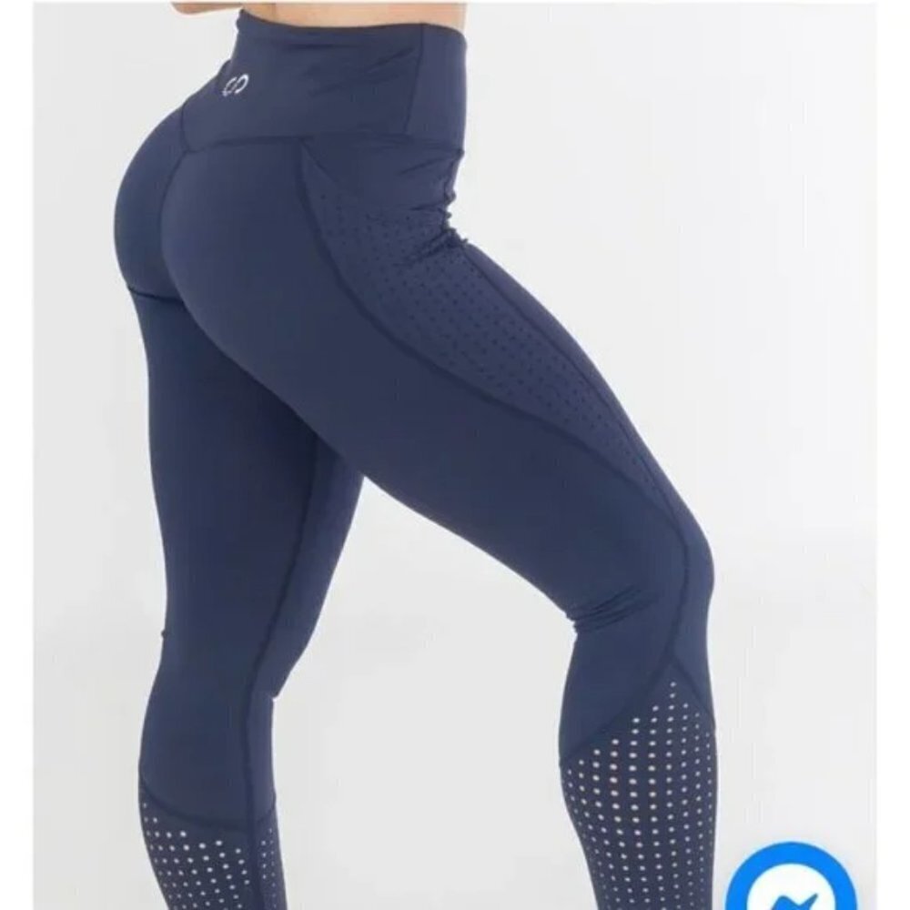 Curves N Combatboots V4 Leggings